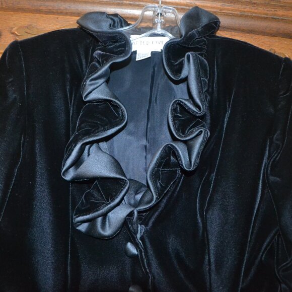 Vintage AFTER FIVE Black Velvet Blazer Jacket Formal Ruffle Jacket Size 10 - Picture 4 of 10